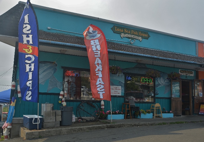 restaurant front in Yachats